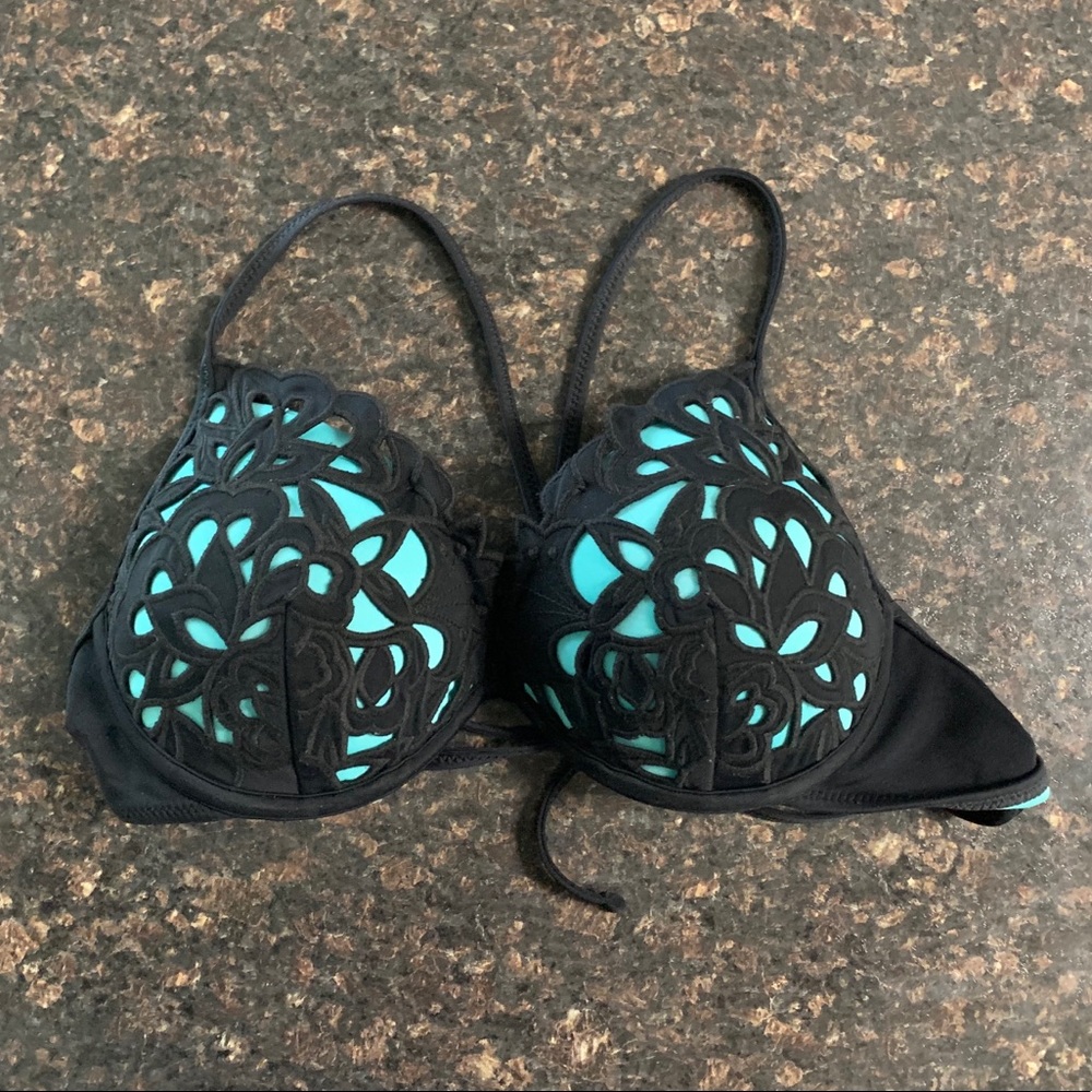 Shade and Shore Bikini Top Sz 34C.